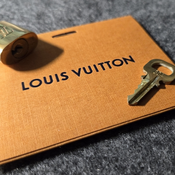 #304 Authentic Louis Vuitton lock and key set include LV envelope with card - Picture 5 of 9